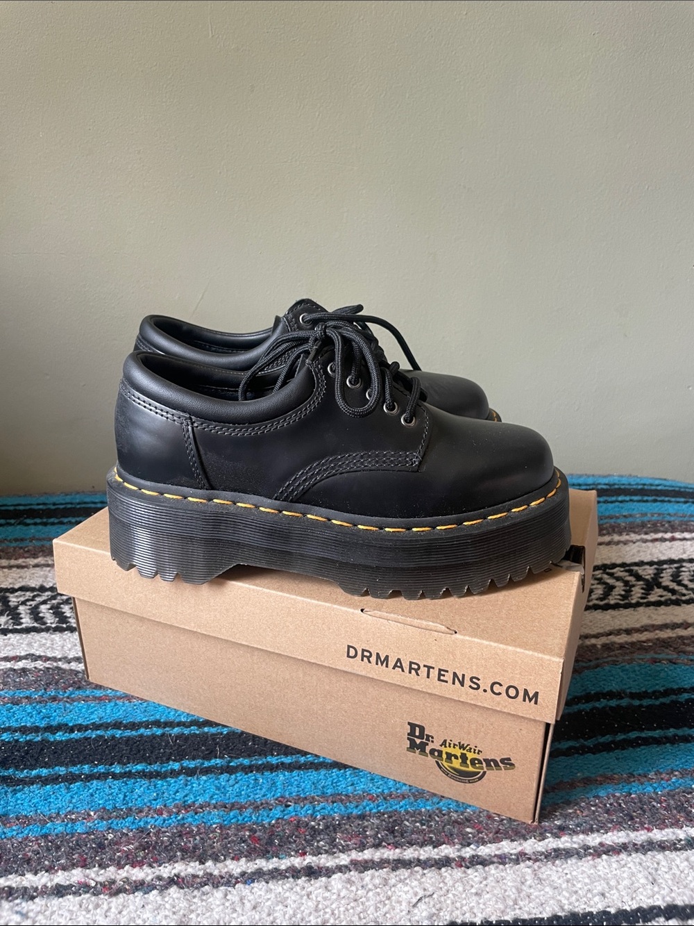 Dr. Martens 8053
Leather Platform Casual Shoes